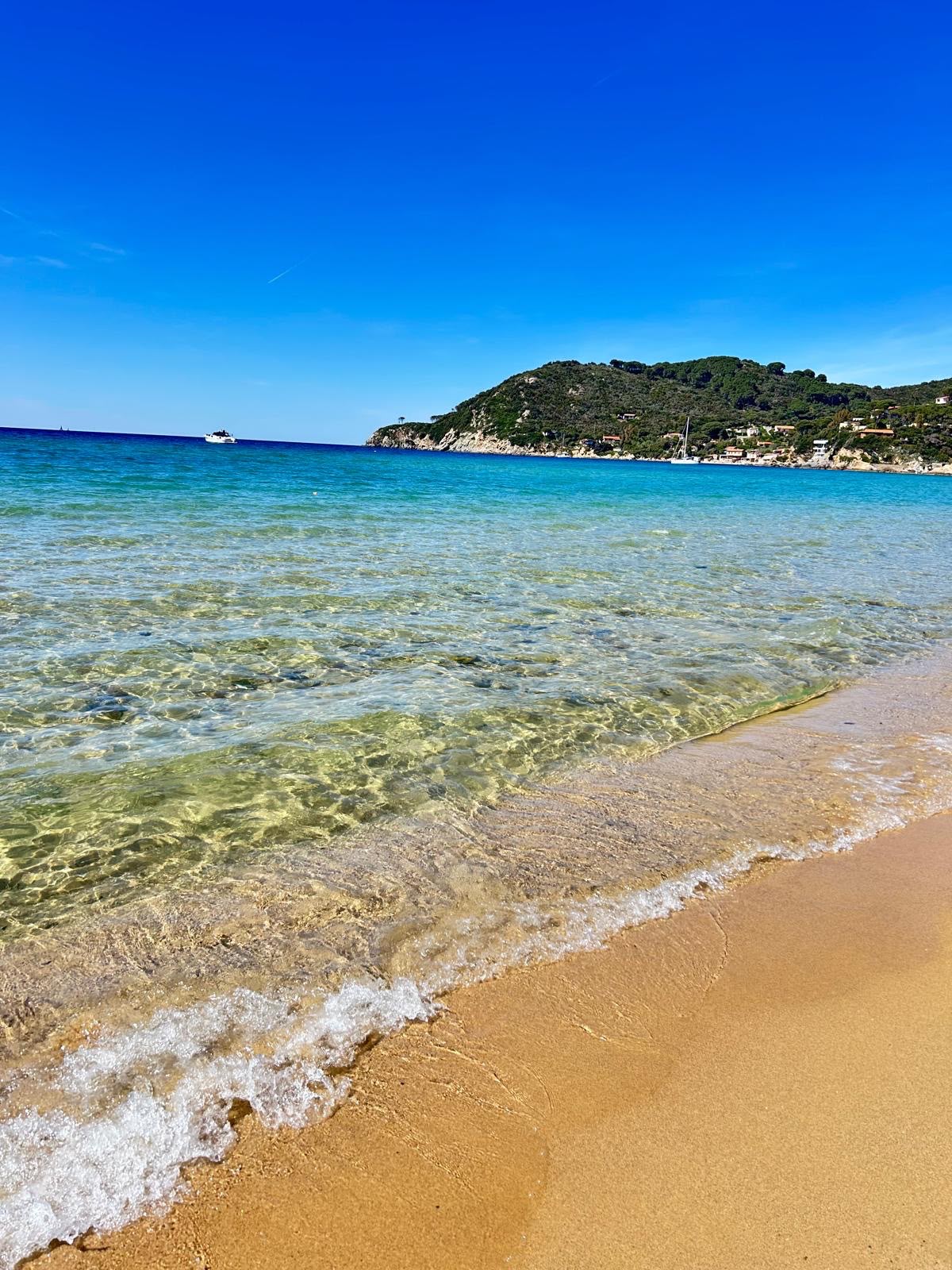 Il mare calmo dell’Isola d’Elba