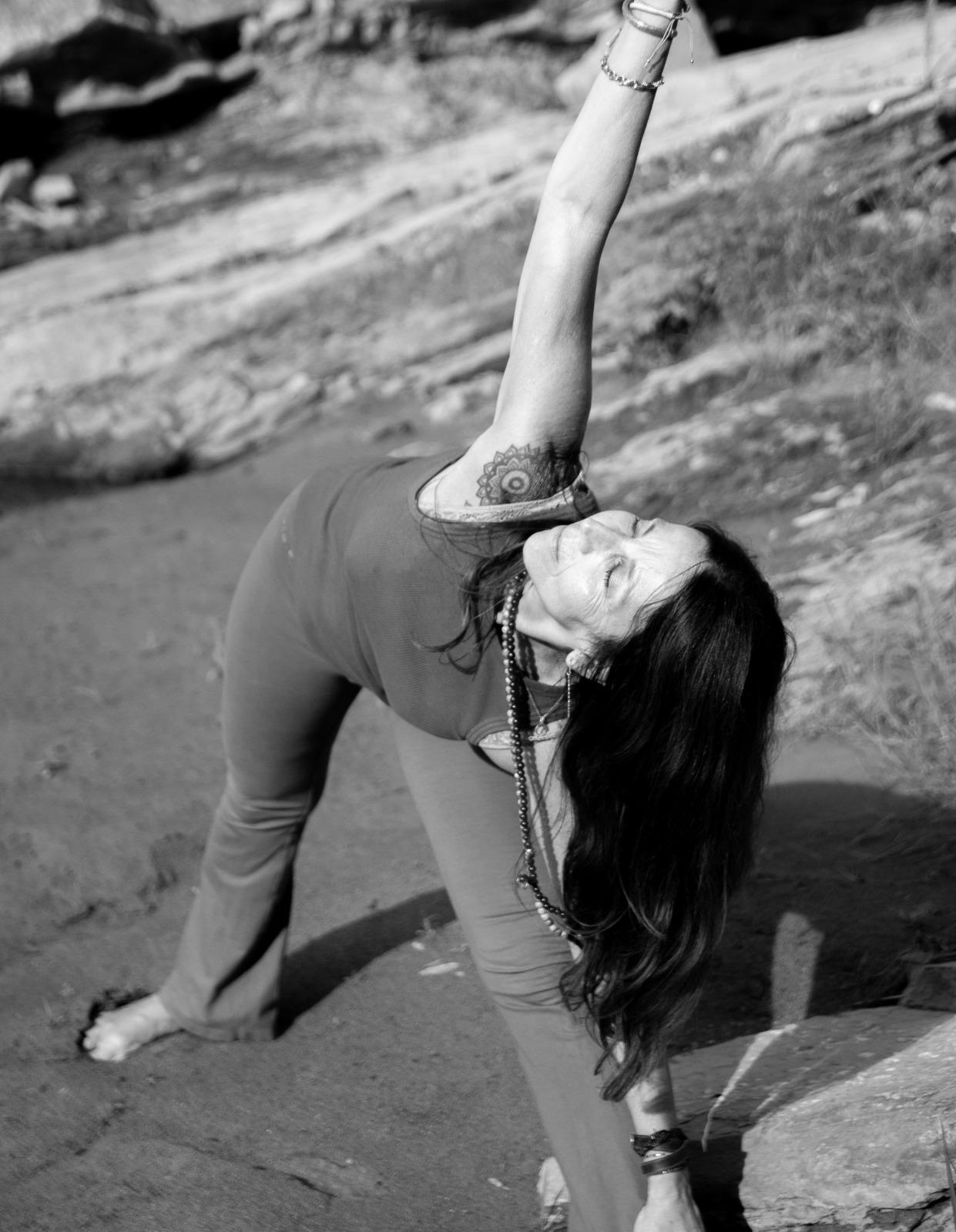 Pratica yoga in natura